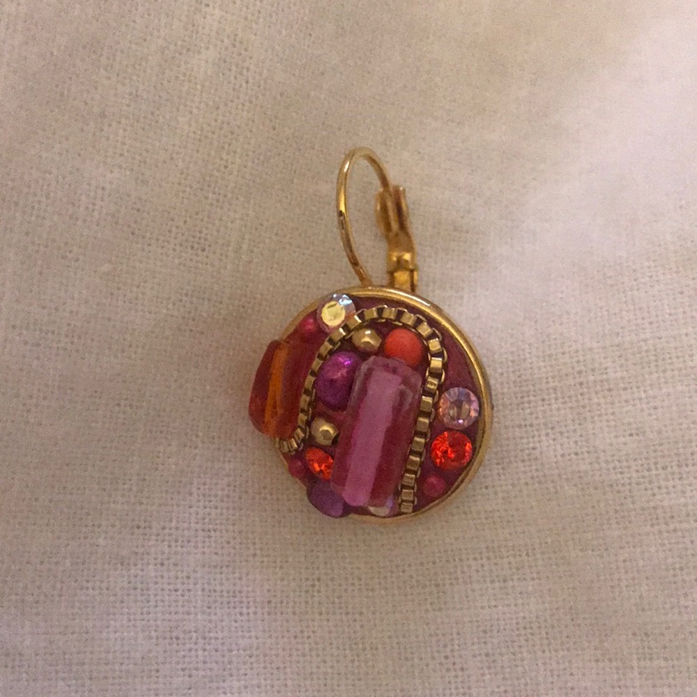 Beautiful earring - Picture 2 of 2